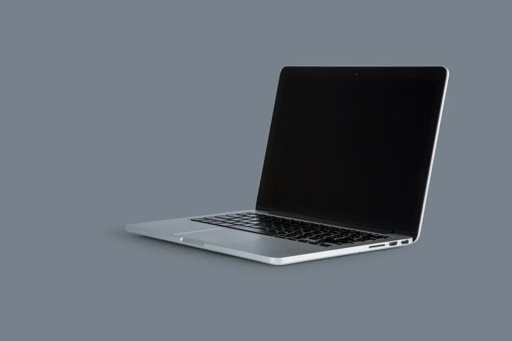 Aufgeklappter Laptop